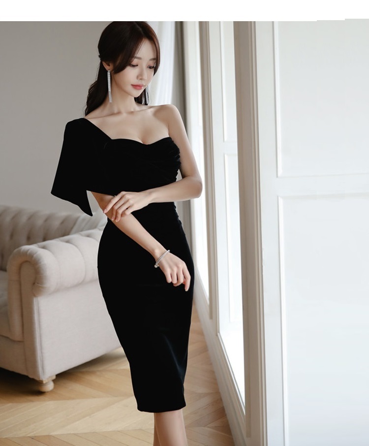 Closet de Cendrillon - Robe de soirée bustier en velours à une manche