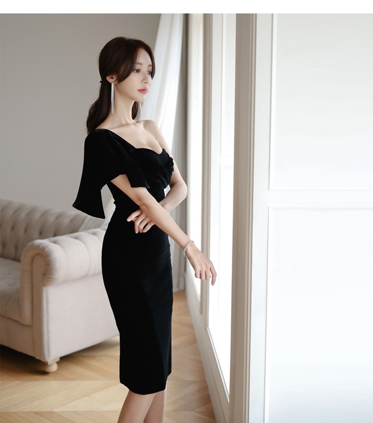 Closet de Cendrillon - Robe de soirée bustier en velours à une manche