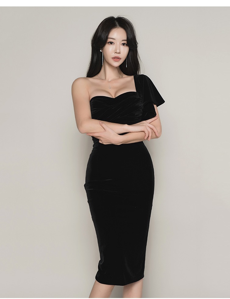 Closet de Cendrillon - Robe de soirée bustier en velours à une manche