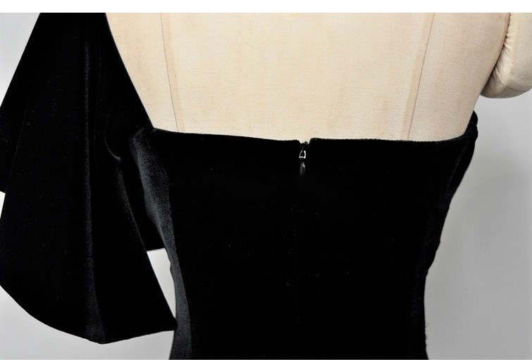 Closet de Cendrillon - Robe de soirée bustier en velours à une manche