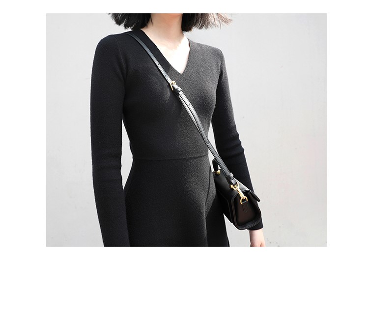 MsBlossom - Robe trapèze en tricot à col en V