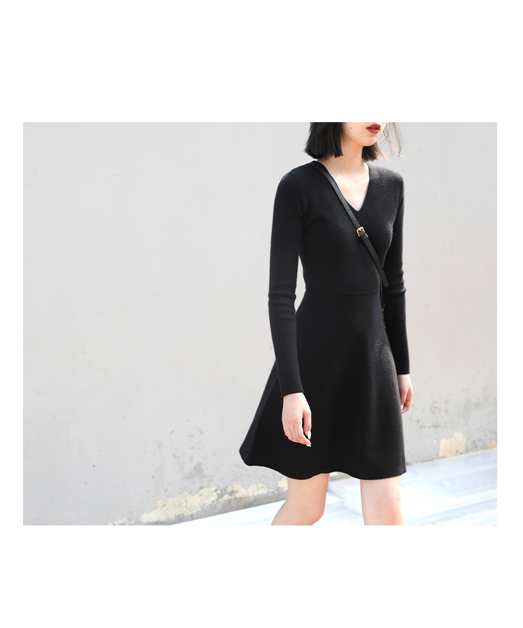 MsBlossom - Robe trapèze en tricot à col en V