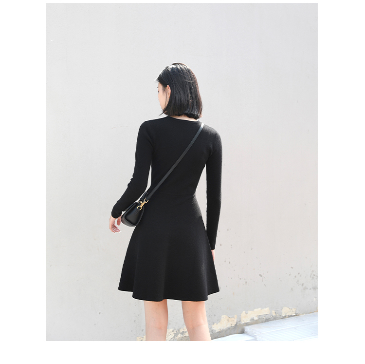 MsBlossom - Robe trapèze en tricot à col en V