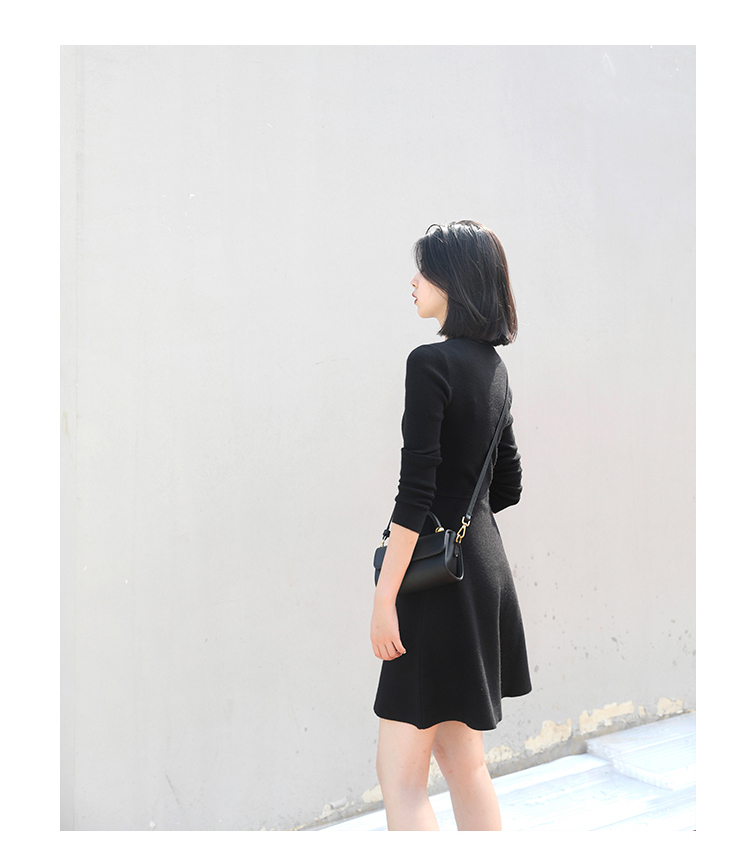 MsBlossom - Robe trapèze en tricot à col en V