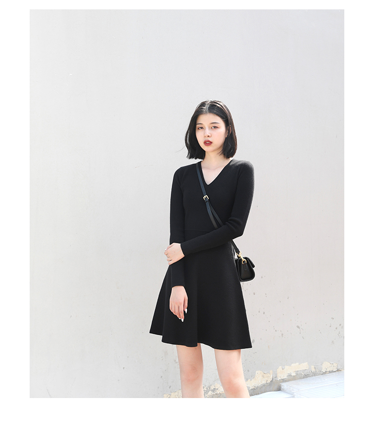 MsBlossom - Robe trapèze en tricot à col en V