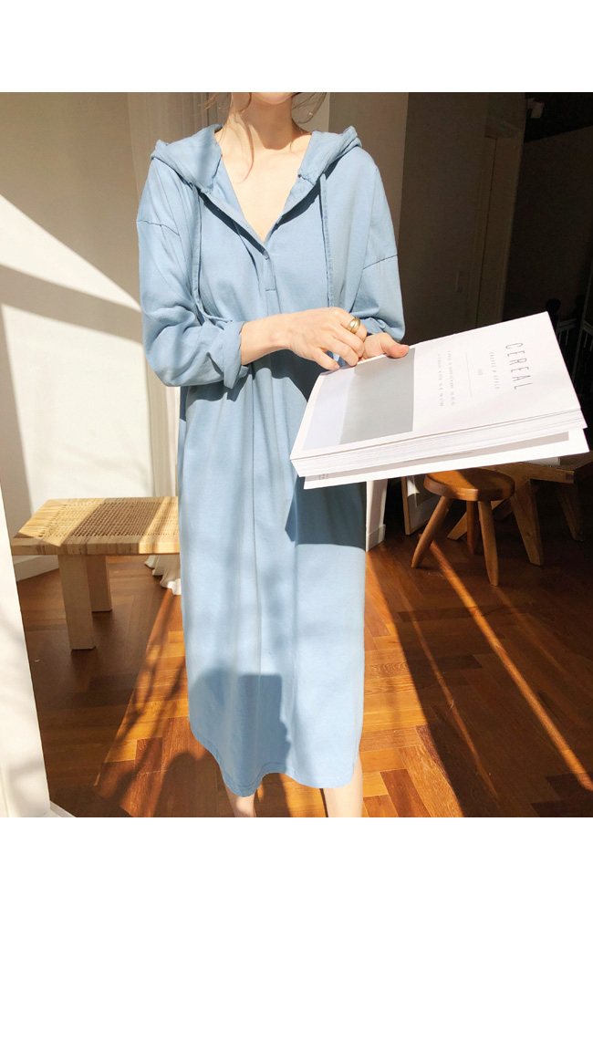 NANING9 - Robe à capuche coupe ajustée