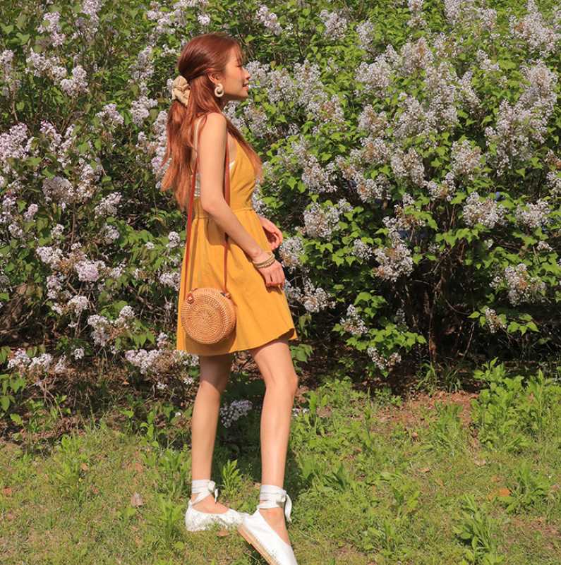 Stylenanda - Mini-robe trapèze à bretelles spaghetti et dos croisé