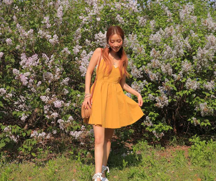 Stylenanda - Mini-robe trapèze à bretelles spaghetti et dos croisé