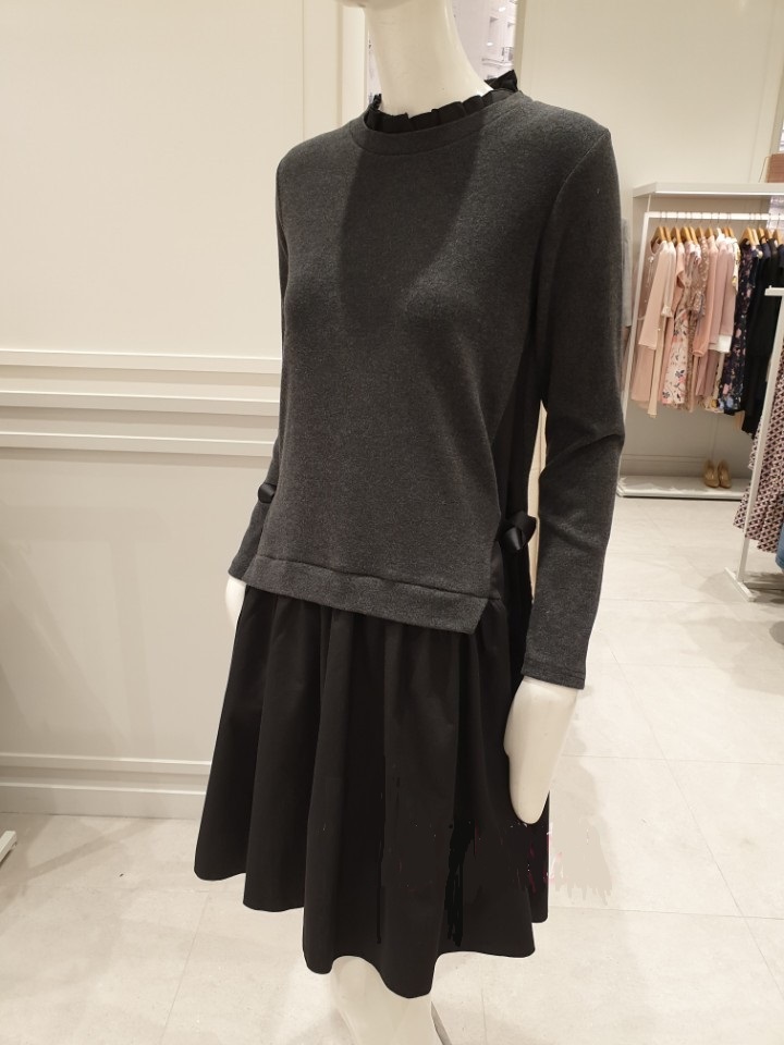Souland - Mock Two-Piece Ribbon-Side Frilled Dress