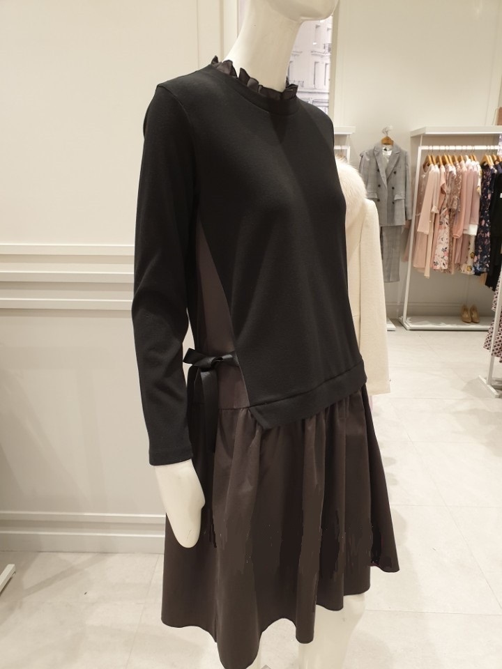 Souland - Mock Two-Piece Ribbon-Side Frilled Dress