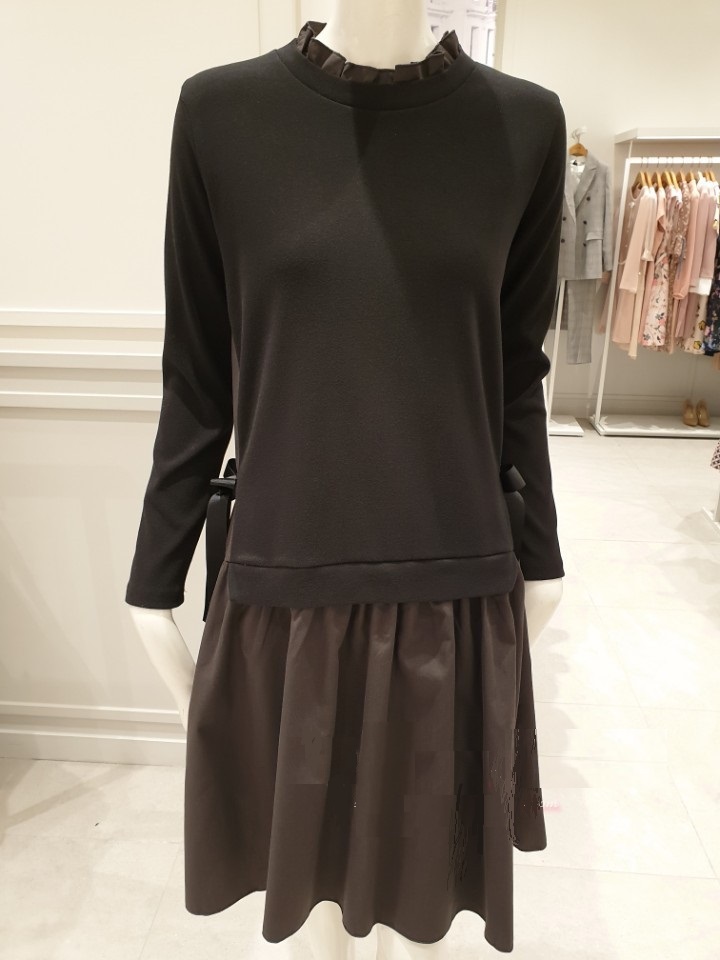 Souland - Mock Two-Piece Ribbon-Side Frilled Dress