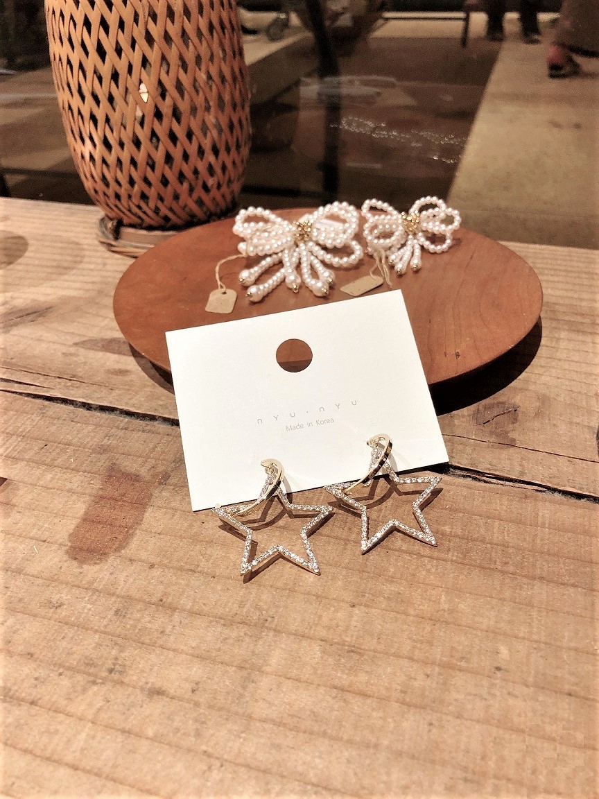 NYU NYU - Boucles d'oreilles créoles étoiles