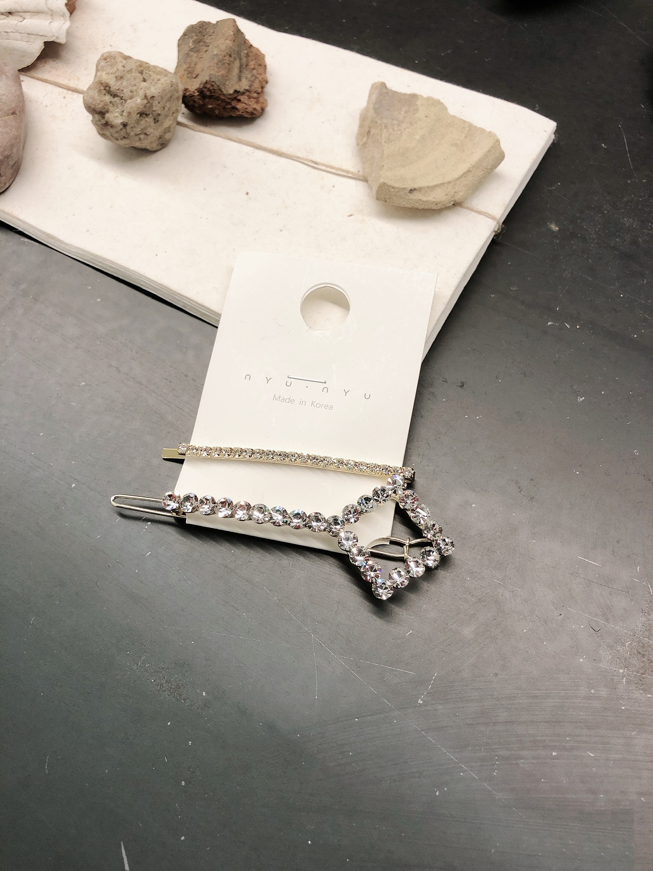 NYU NYU - Rhinestone Hair Clip