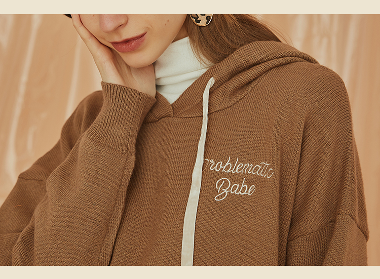 Rosy.B - Sweat à capuche avec inscription à manches longues
