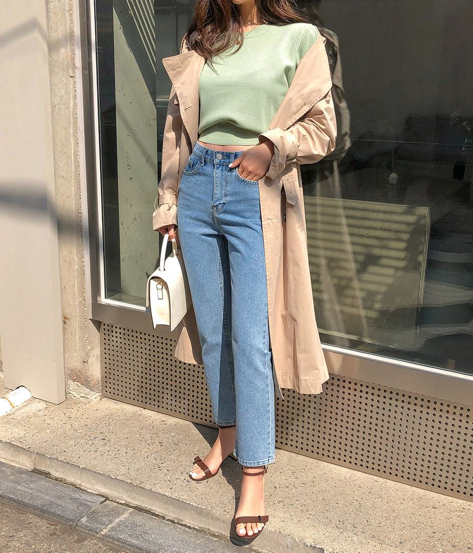 chuu - Round-Neck Cropped Knit Top