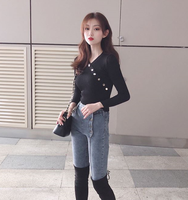 MsBlossom - Long-Sleeve Buttoned V-Neck Knit Top