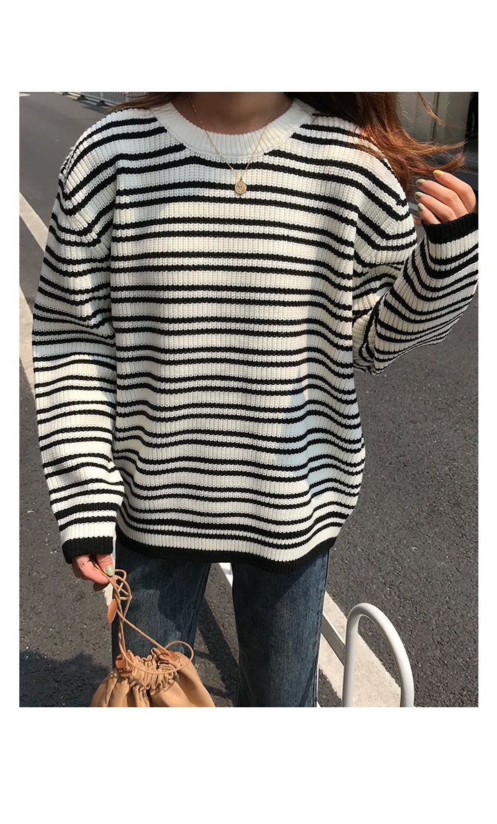 Rosy.B - Round-Neck Striped Knit Top