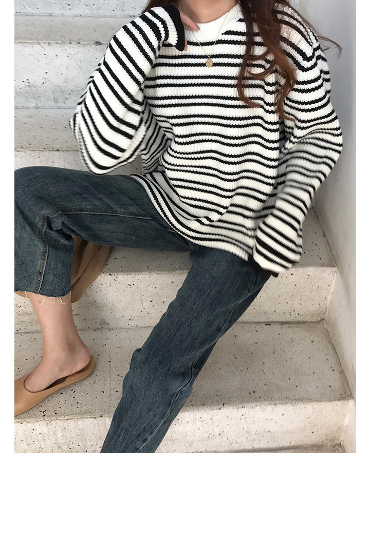 Rosy.B - Round-Neck Striped Knit Top
