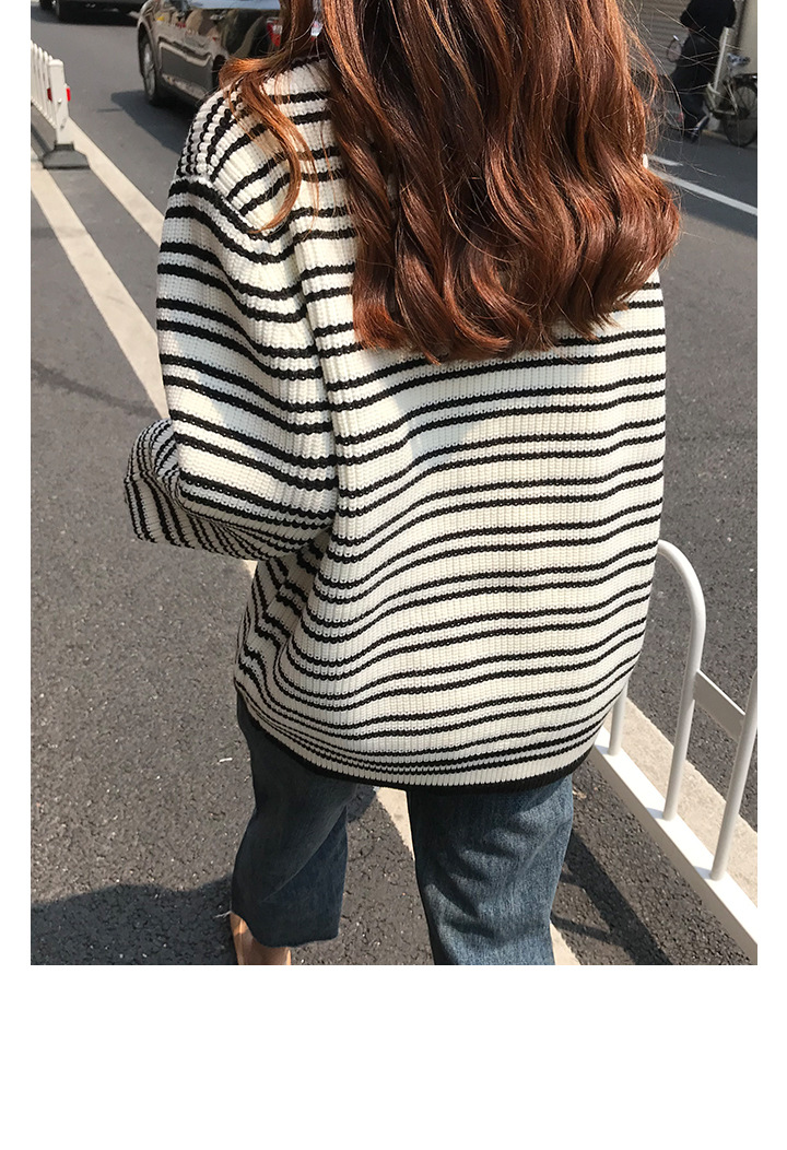 Rosy.B - Round-Neck Striped Knit Top