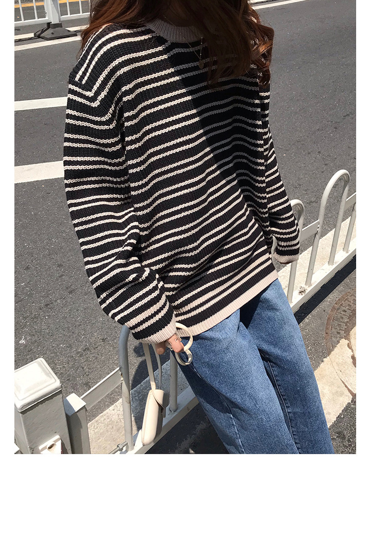 Rosy.B - Round-Neck Striped Knit Top