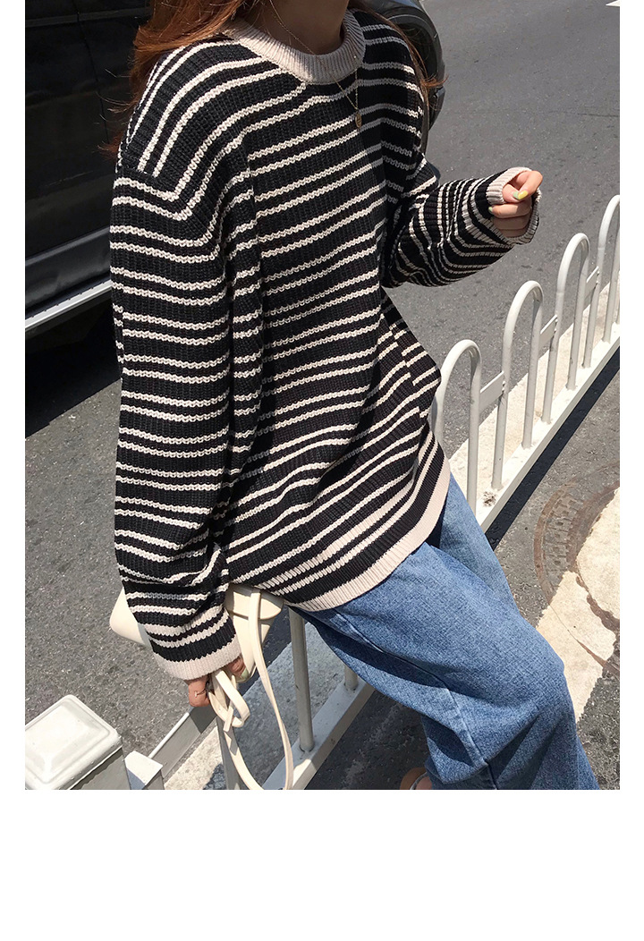 Rosy.B - Round-Neck Striped Knit Top