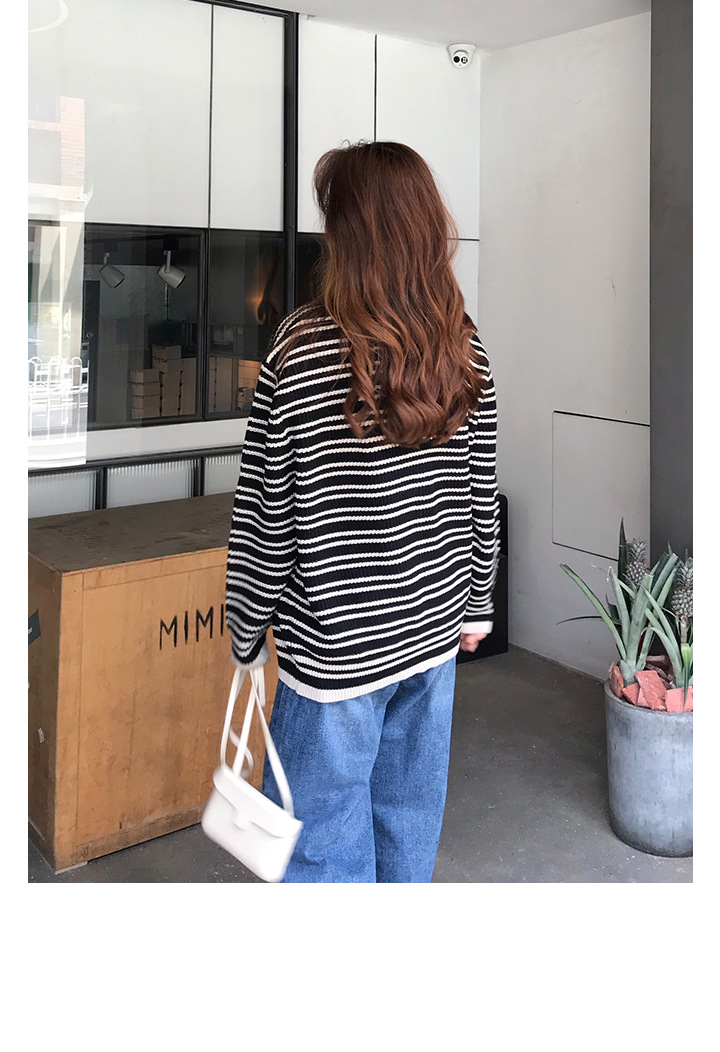 Rosy.B - Round-Neck Striped Knit Top