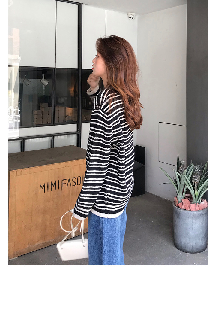 Rosy.B - Round-Neck Striped Knit Top