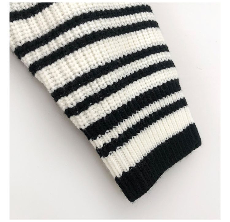 Rosy.B - Round-Neck Striped Knit Top