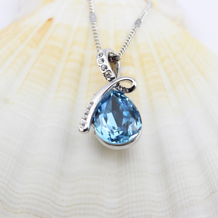 Stylevana - Collier à pendentif goutte strass