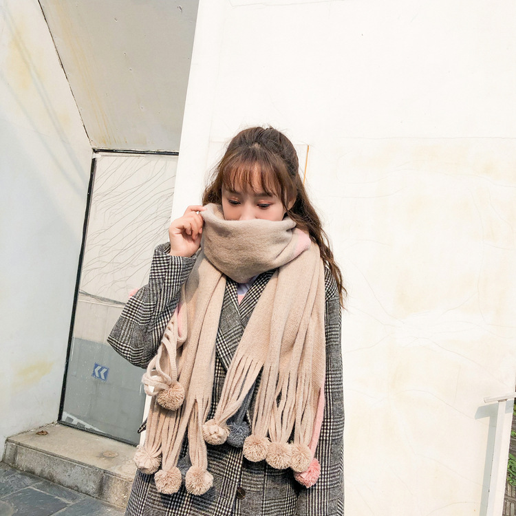 Stylevana - Écharpe en maille unie Pom Pom