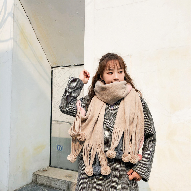 Stylevana - Écharpe en maille unie Pom Pom