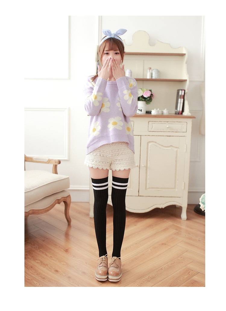 Stylevana - Striped Overknee Knit Socks