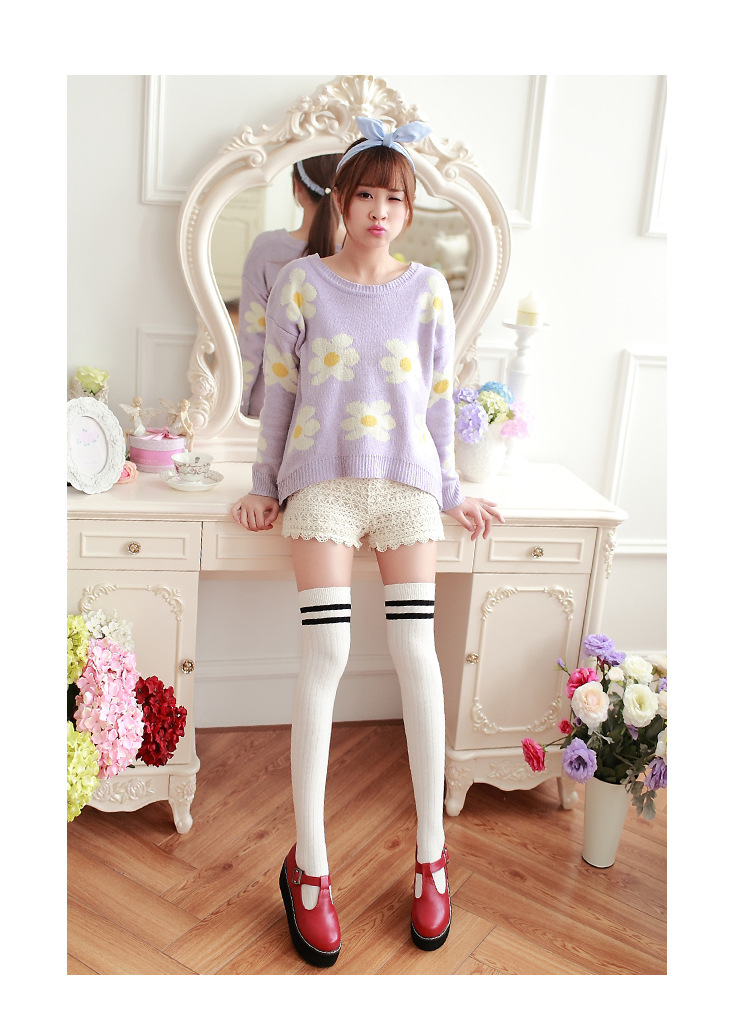 Stylevana - Striped Overknee Knit Socks