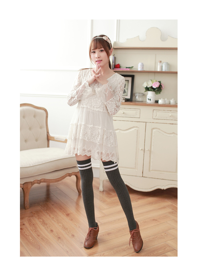 Stylevana - Striped Overknee Knit Socks