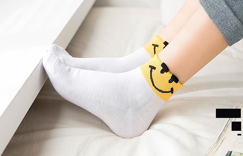 Stylevana - Set of 5: Smile Face Socks