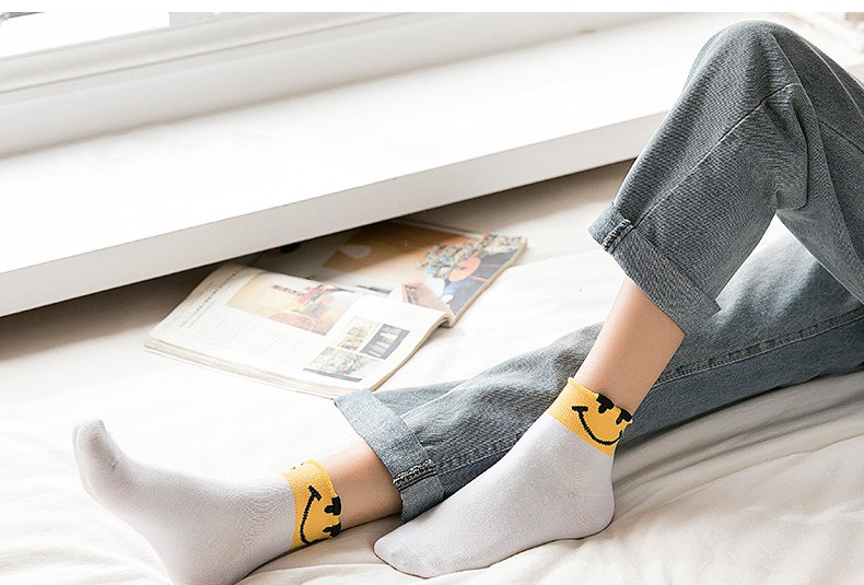 Stylevana - Set of 5: Smile Face Socks