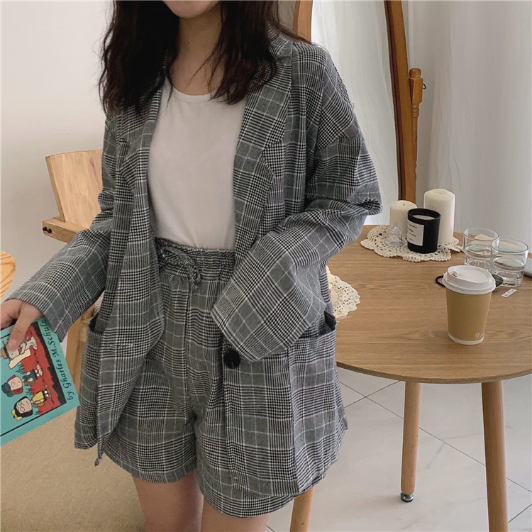 MissLady - Tie-Waist Plaid Shorts