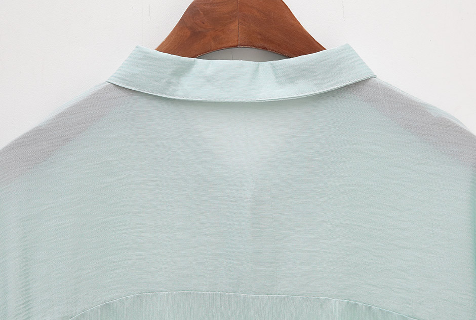 chuu - Chemise transparente à manches longues et poche sur le devant