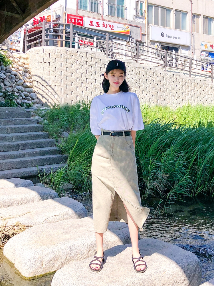 Icecream12 - Drop-Shoulder Lettering T-Shirt