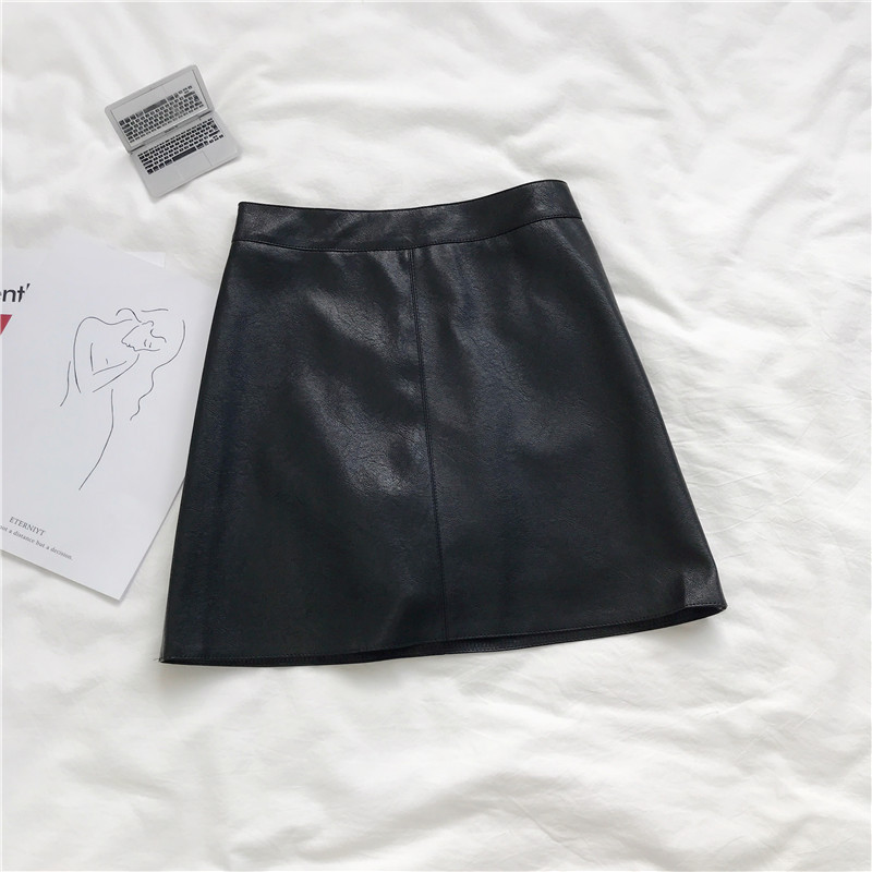 MissLady - Mini-jupe trapèze unie en faux cuir