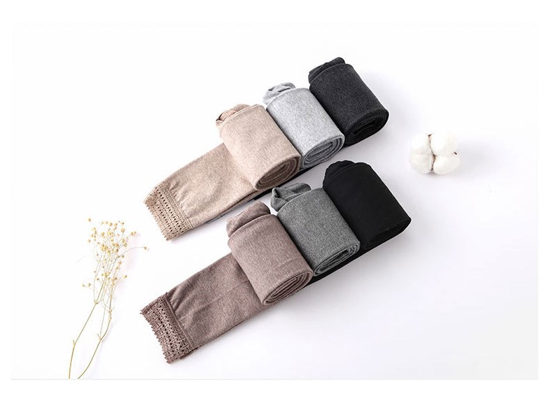 Stylevana - Lace-Trim Plain Leggings