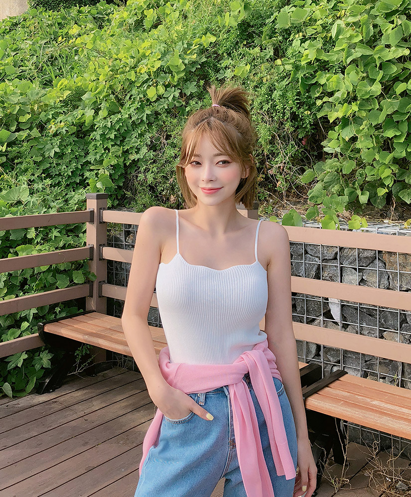 chuu - Spaghetti Straps Ribbed Camisole Top