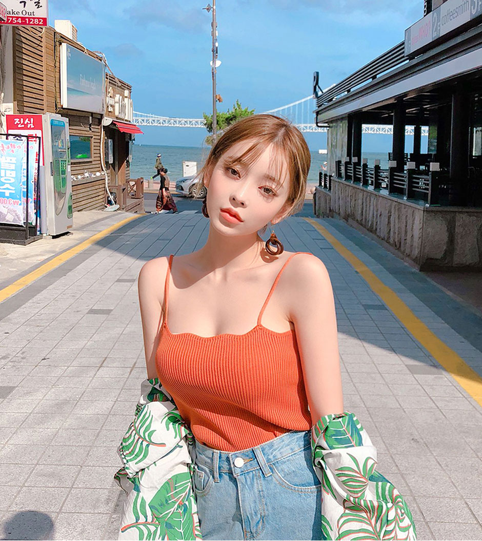 chuu - Spaghetti Straps Ribbed Camisole Top