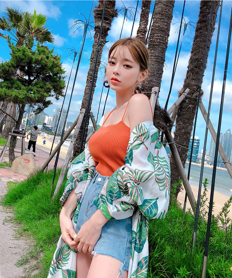 chuu - Spaghetti Straps Ribbed Camisole Top