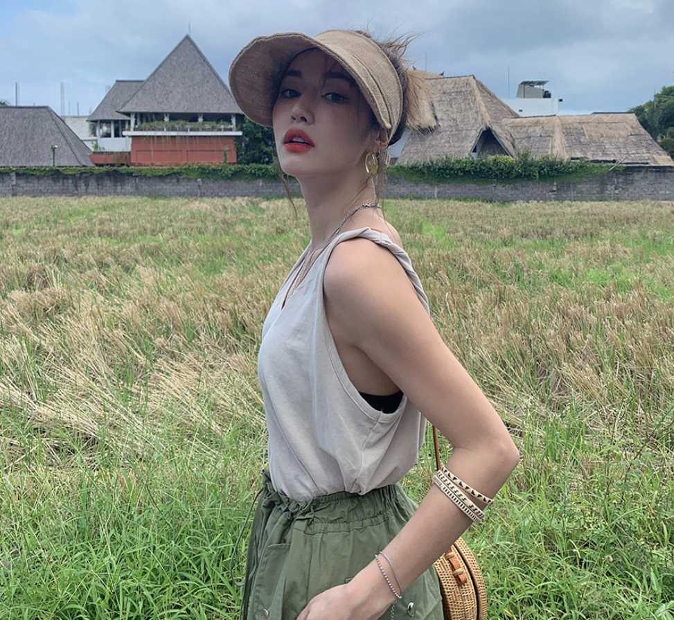 Stylenanda - Camisole à col en V et bretelles torsadées