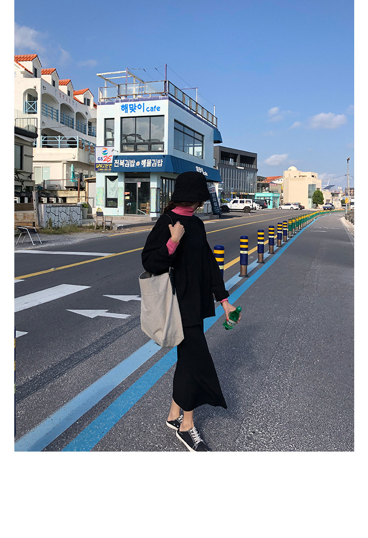 Rosy.B - Long-Sleeve Plain Turtleneck Top