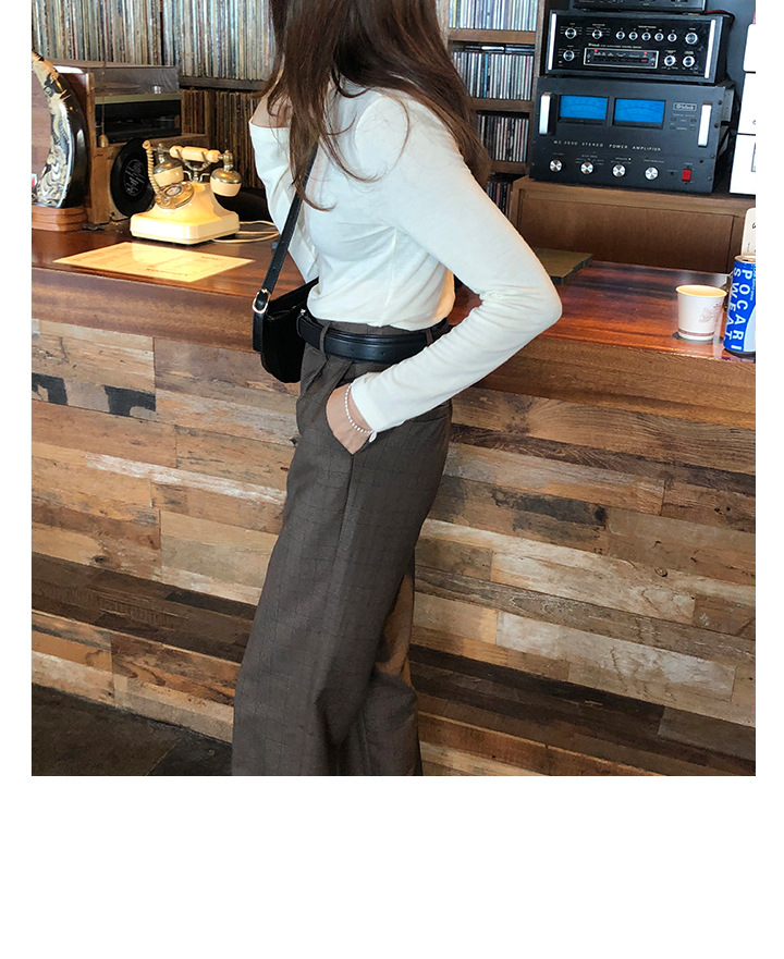 Rosy.B - Long-Sleeve Plain Turtleneck Top