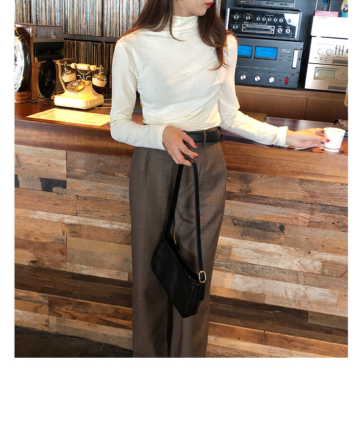 Rosy.B - Long-Sleeve Plain Turtleneck Top
