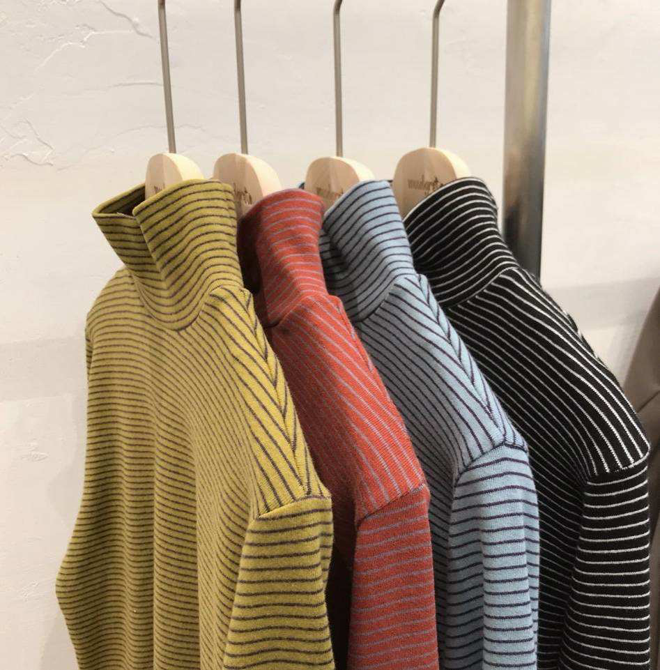 Seoulflash - Top rayé à col roulé