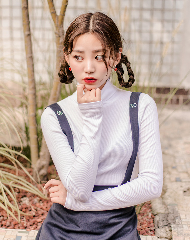 Icecream12 - Long-Sleeve Plain Turtleneck Ribbed Top